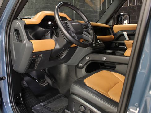 Used 2023 Land Rover Defender 110 X-Dynamic SE image 26