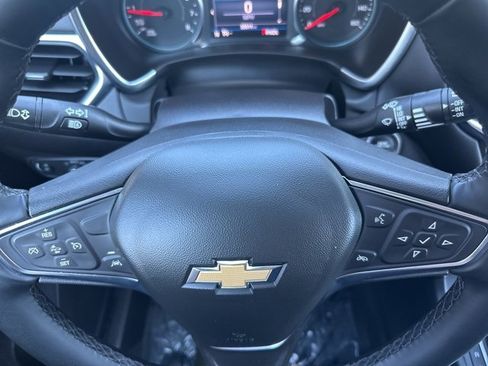 Used 2024 Chevrolet Equinox LT image 18