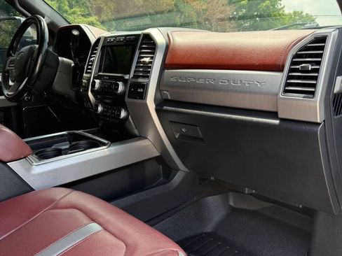 Used 2018 Ford F250 Platinum w/ Platinum Ultimate Package AWD/4WD image 28