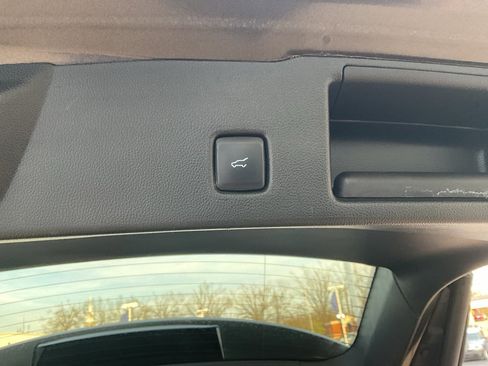 Used 2020 Ford Escape SEL image 12