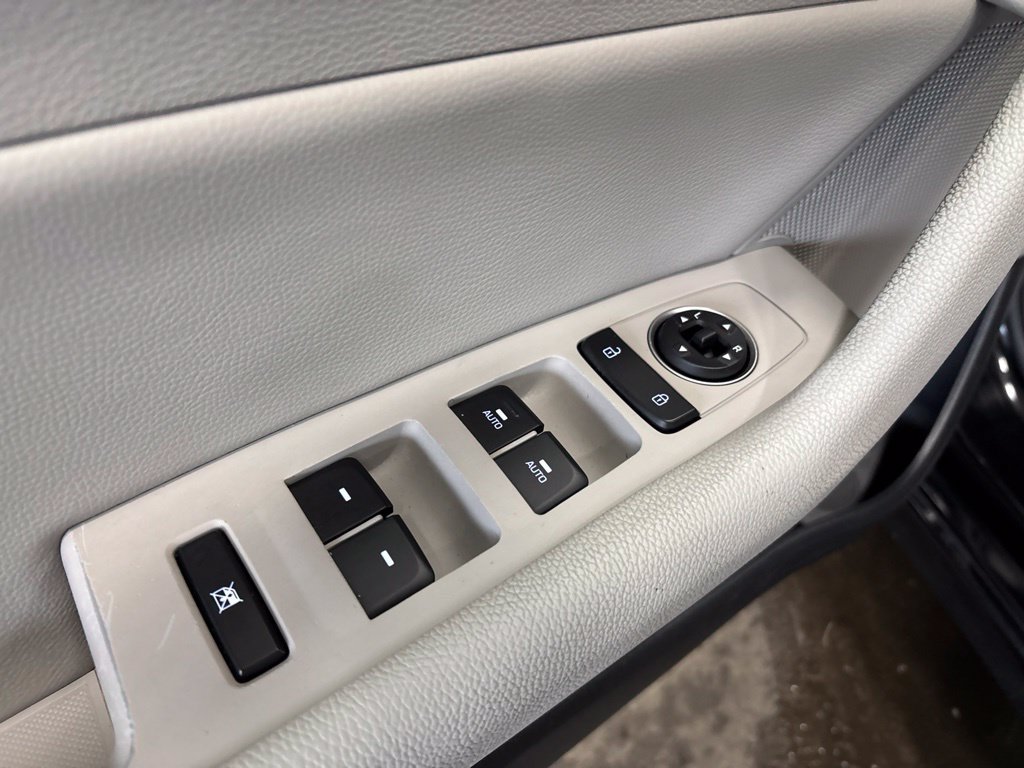 Used 2018 Hyundai Sonata Limited FWD image 18