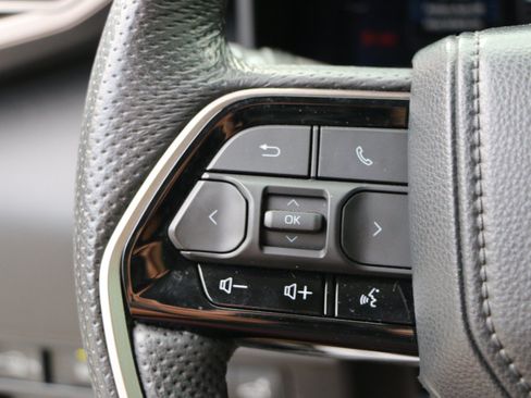Used 2024 Toyota Sequoia Limited w/ Tow Technology Package AWD/4WD image 20
