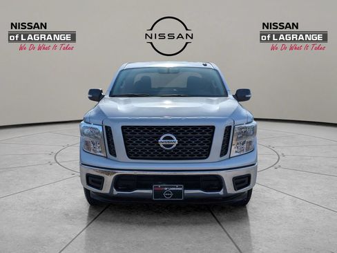 Used 2019 Nissan Titan SV AWD/4WD image 2