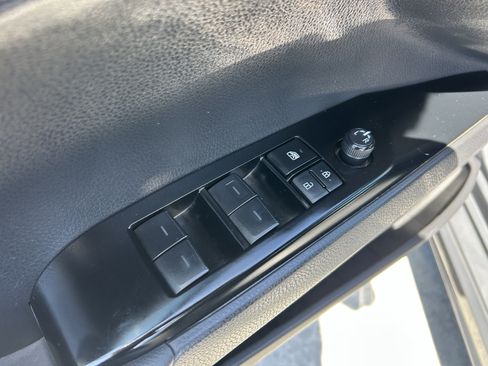 Used 2025 Toyota Camry SE FWD image 25