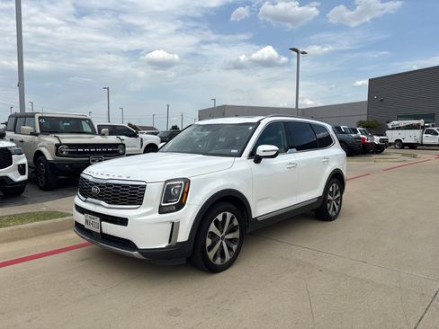 Used 2020 Kia Telluride S FWD image 3