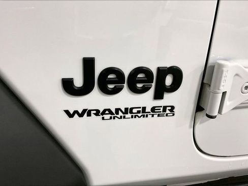 Used 2022 Jeep Wrangler Unlimited Sport AWD/4WD image 8