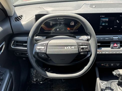 Used 2025 Kia K4 LXS FWD image 28