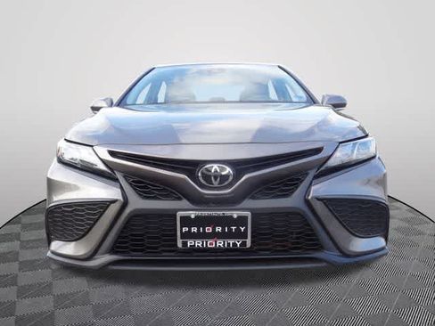 Used 2024 Toyota Camry SE FWD image 5