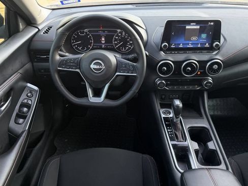 Used 2025 Nissan Sentra SR FWD image 11