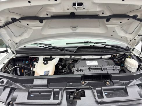Used 2019 Chevrolet Express 2500 w/ Driver Convenience Package image 28