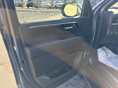 New 2026 Chevrolet Suburban Premier image 10