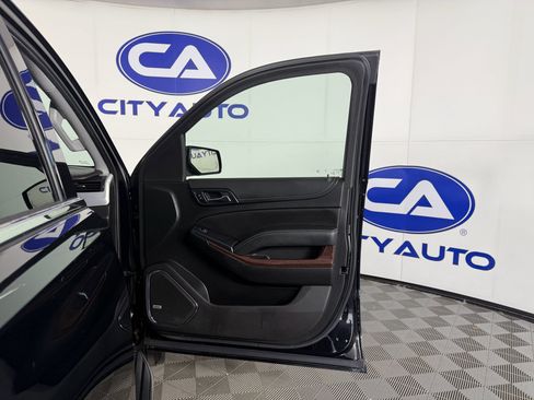 Used 2019 GMC Yukon SLT image 11