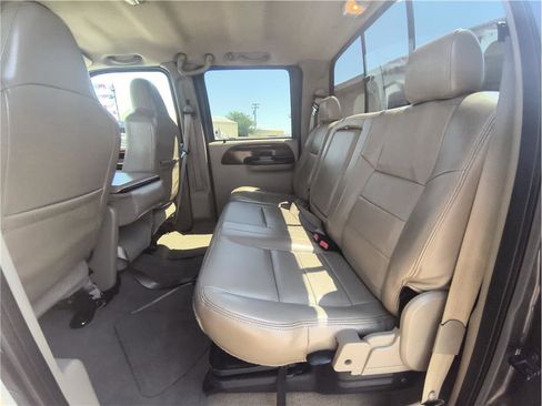 Used 2005 Ford F350 Lariat RWD image 10