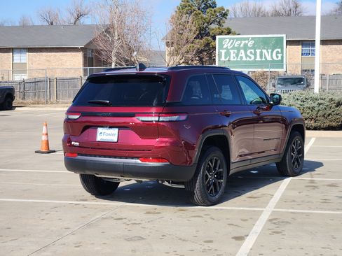 New 2026 Jeep Grand Cherokee Altitude image 4