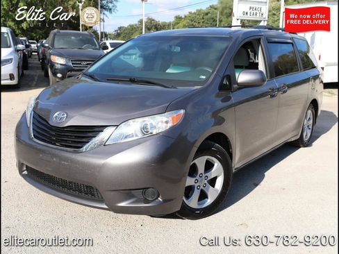 Used 2011 Toyota Sienna LE image 1