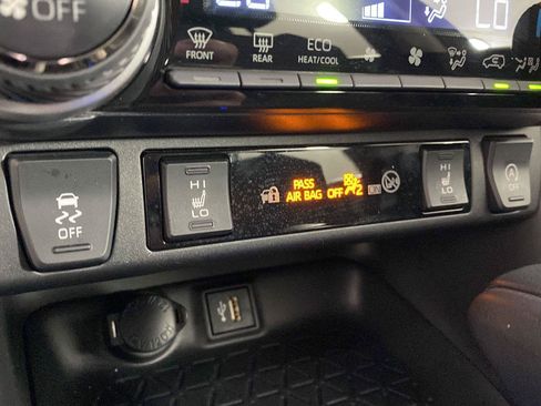 Used 2023 Toyota RAV4 XLE w/ Convenience Package AWD/4WD image 17