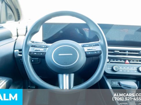 Used 2025 Hyundai Santa Cruz SE FWD image 28