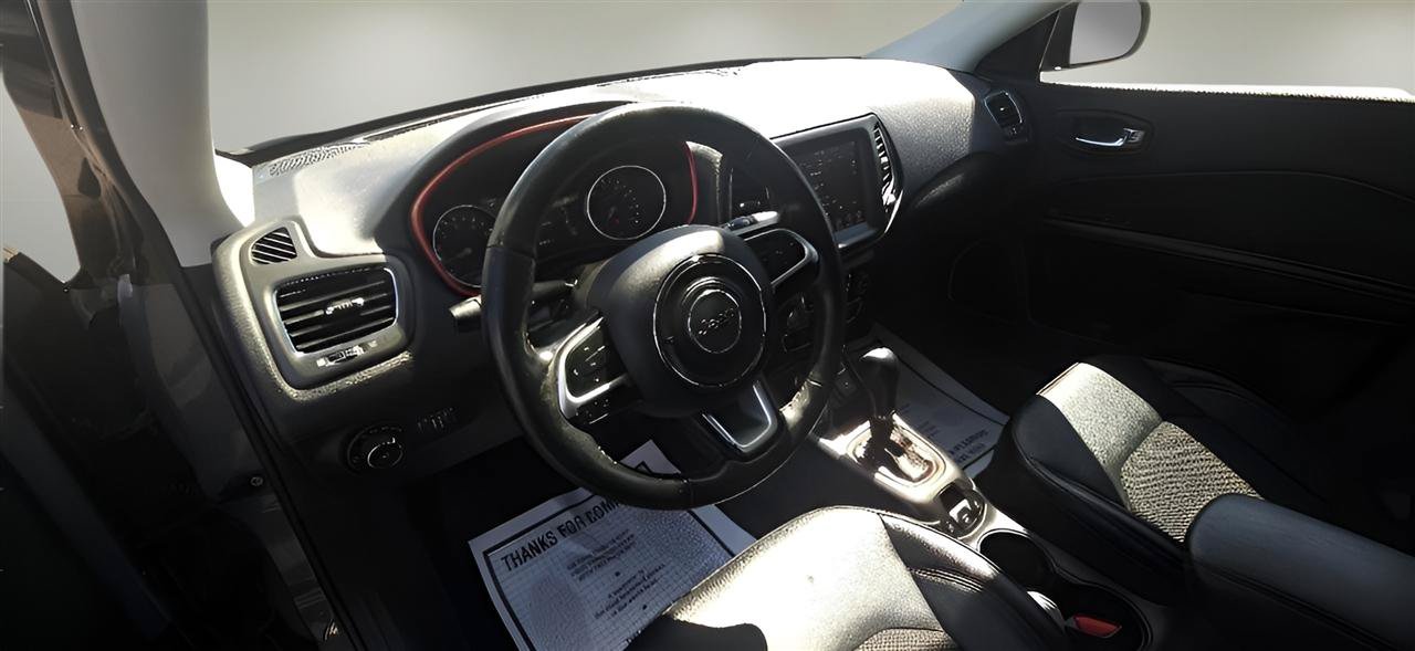 Used 2020 Jeep Compass Trailhawk w/ Cold Weather Group AWD/4WD image 10