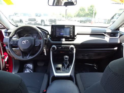 Used 2022 Toyota RAV4 LE AWD/4WD image 23