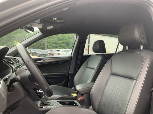 Used 2022 Volkswagen Tiguan SE R-Line FWD image 24