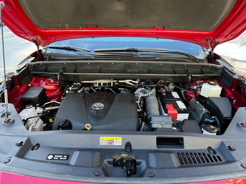Used 2022 Toyota Highlander XLE image 23