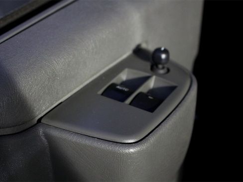 Used 2017 Chevrolet Express 2500 LT w/ LT Preferred Equipment Group image 23