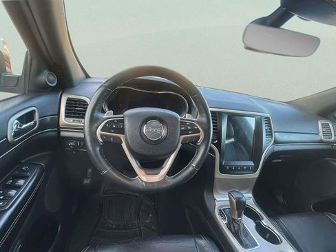 Used 2017 Jeep Grand Cherokee Limited image 19