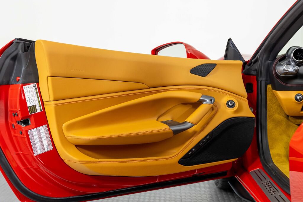 Used 2022 Ferrari F8 Tributo RWD image 59