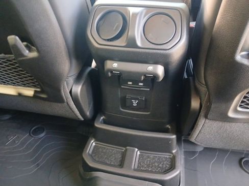 New 2026 Jeep Wrangler Unlimited Rubicon image 32