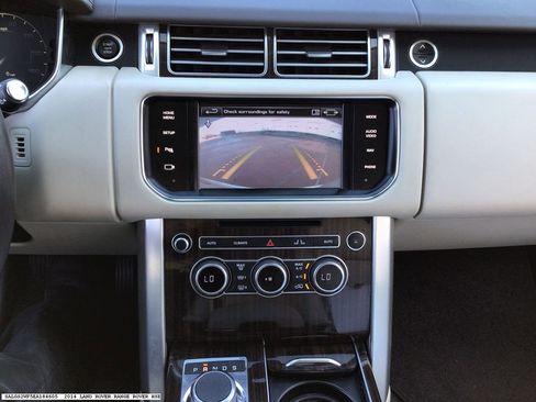 Used 2014 Land Rover Range Rover HSE image 9