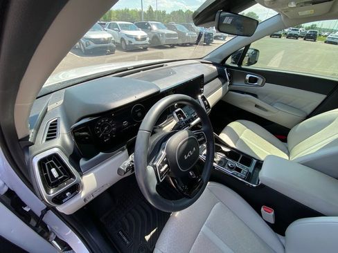 Certified 2023 Kia Sorento SX image 9