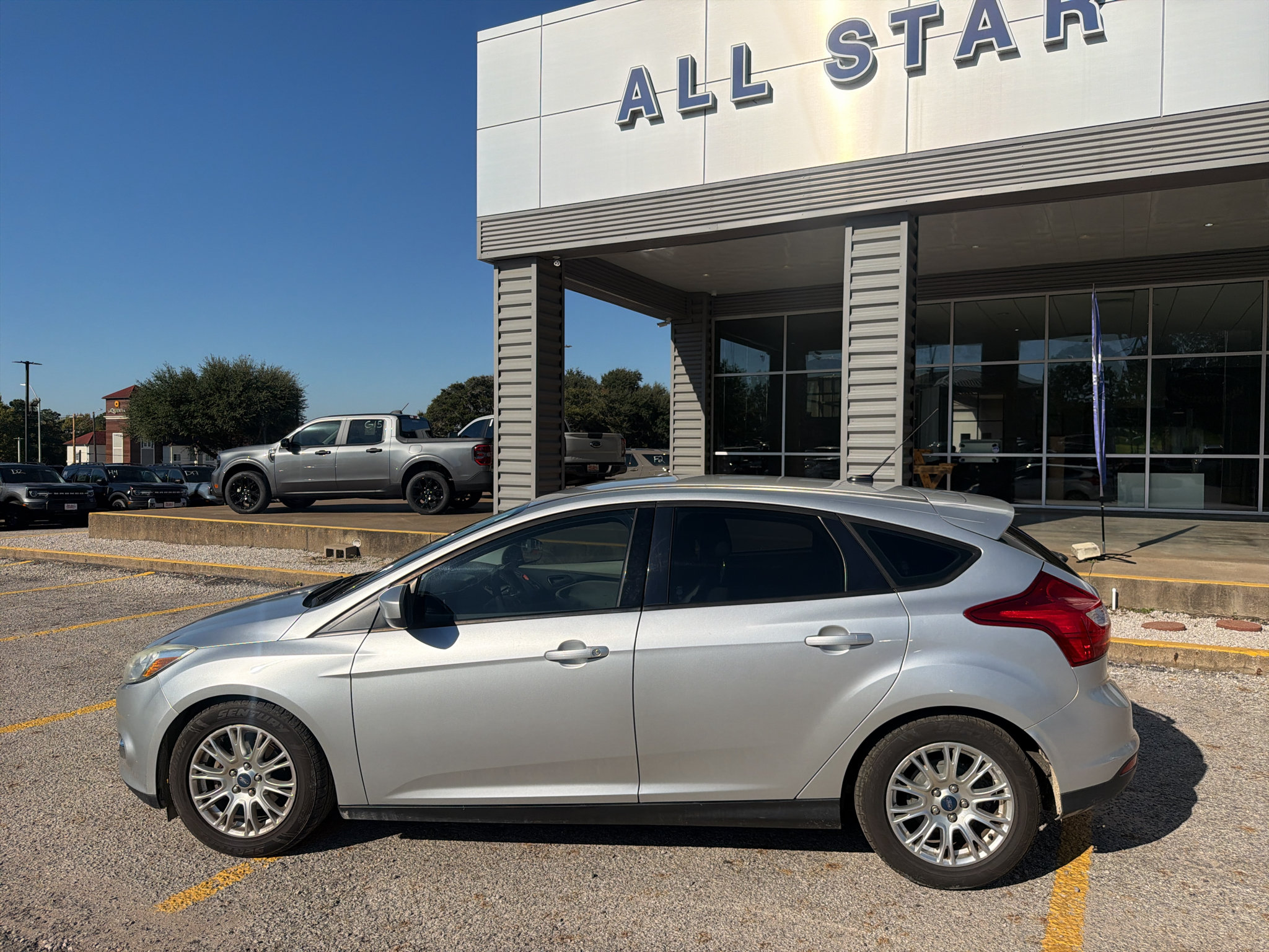 Used 2012 Ford Focus SE FWD image 8