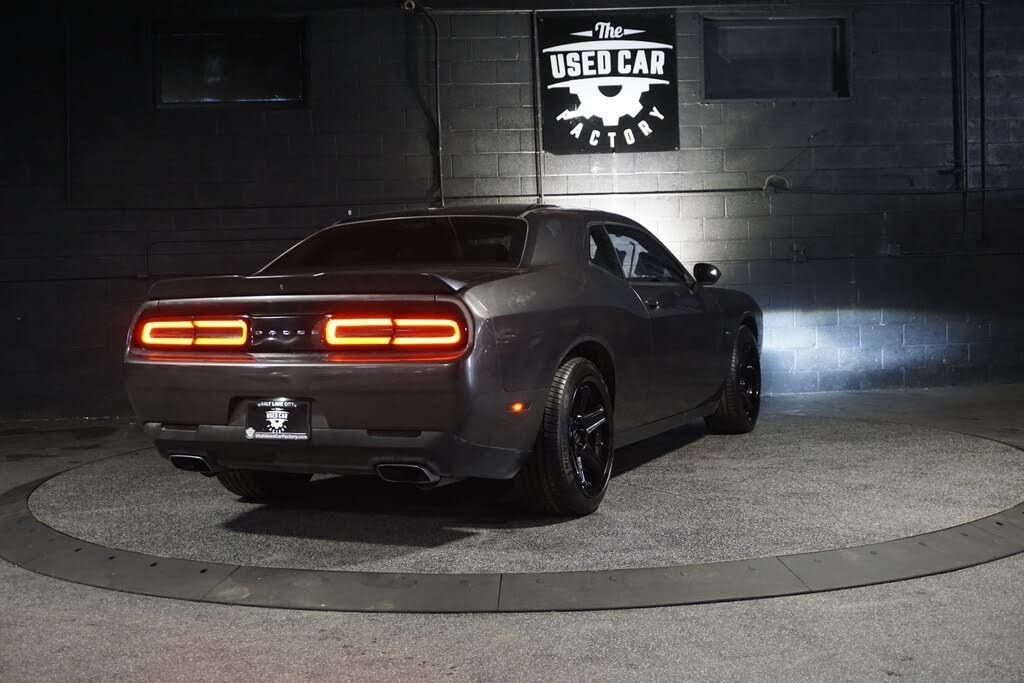 Used 2018 Dodge Challenger R/T w/ Blacktop Package RWD image 11