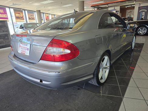 Used 2009 Mercedes-Benz CLK 350 Coupe image 4
