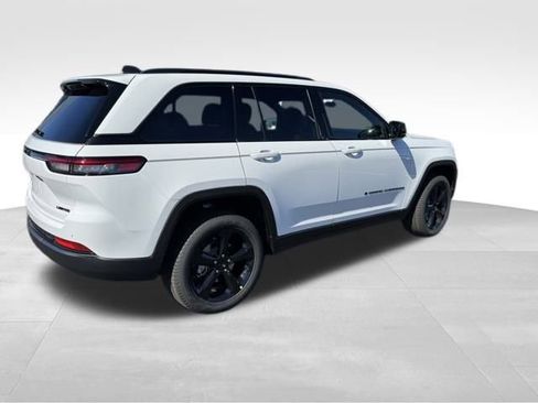 New 2025 Jeep Grand Cherokee Limited image 7