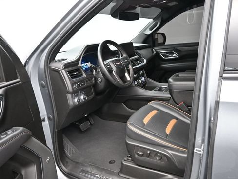 Used 2023 GMC Yukon AT4 AWD/4WD image 9
