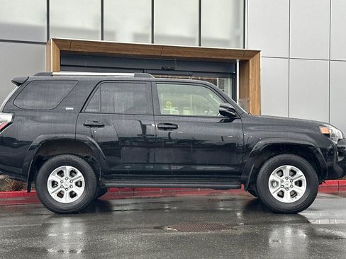 Used 2024 Toyota 4Runner SR5 Premium image 8