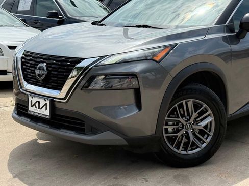Used 2023 Nissan Rogue S AWD/4WD image 2