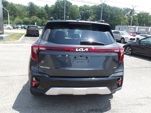 Used 2024 Kia Seltos S AWD/4WD image 6