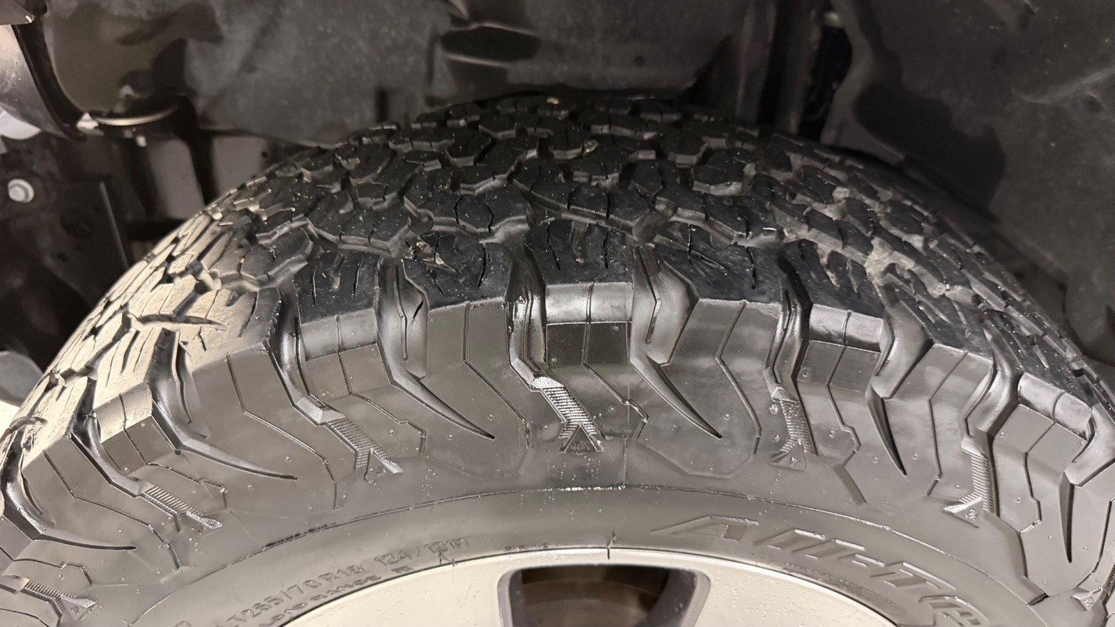 Used 2019 Jeep Wrangler Unlimited Sahara AWD/4WD image 16