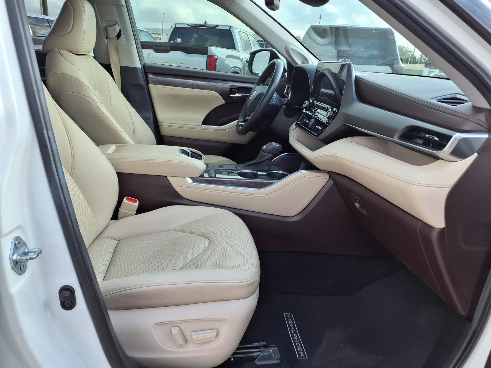 Certified 2021 Toyota Highlander Limited FWD image 20