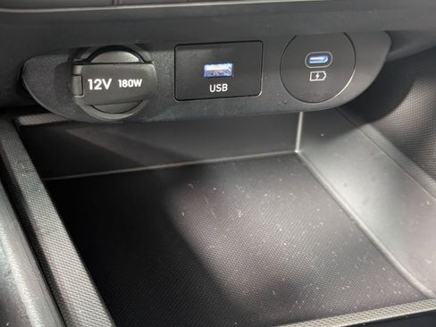 Certified 2025 Hyundai Elantra SE FWD image 22