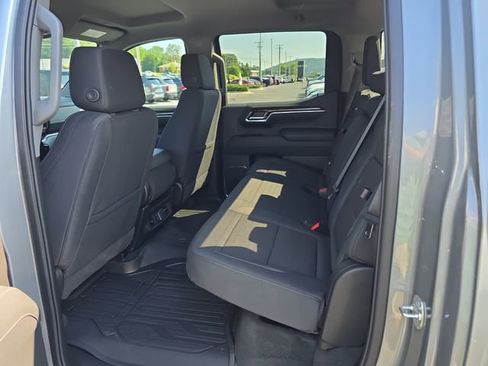New 2025 GMC Sierra 1500 Elevation image 10