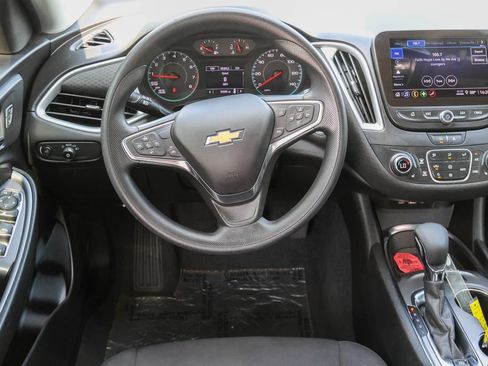 Used 2024 Chevrolet Malibu LT FWD image 12