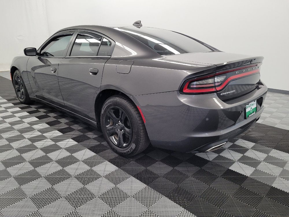 Used 2023 Dodge Charger SXT RWD image 3