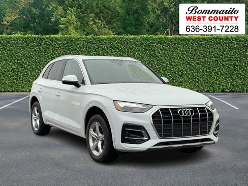Used 2023 Audi Q5 2.0T Premium w/ Convenience Package image 1