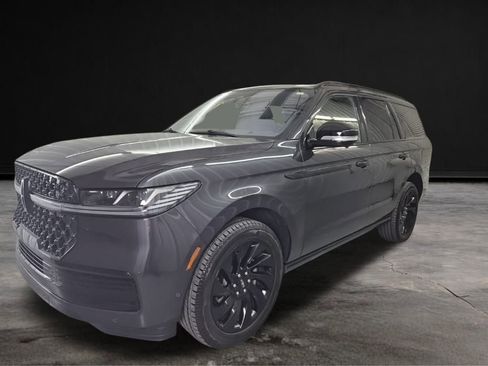 Used 2025 Lincoln Navigator Reserve w/ Jet Appearance Package image 5