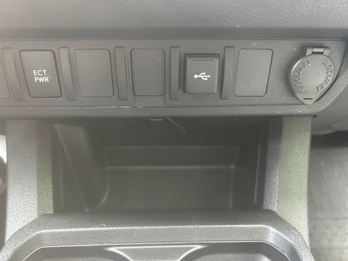Used 2023 Toyota Tacoma SR AWD/4WD image 19
