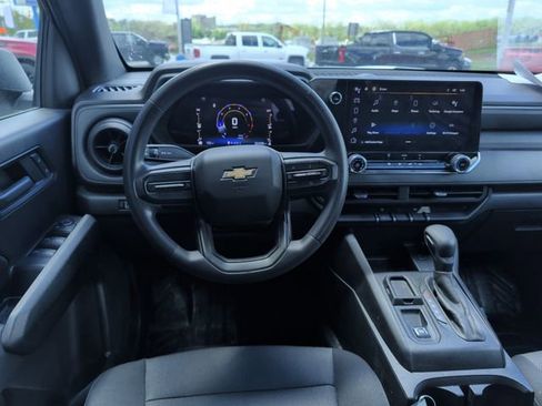 Used 2023 Chevrolet Colorado W/T RWD image 3