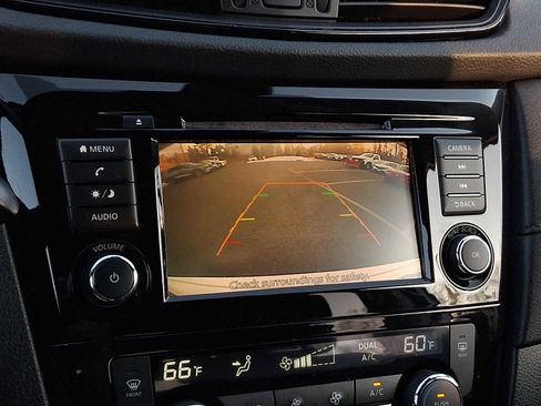 Used 2020 Nissan Rogue SV image 17